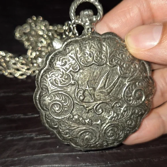 Vintage Silver Locket Necklace - Picture 2 of 3